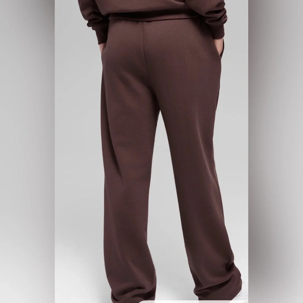 ALO Accolade Straight Leg Sweatpant- Brownstone Men S/ Women M Authentic - Picture 5 of 5